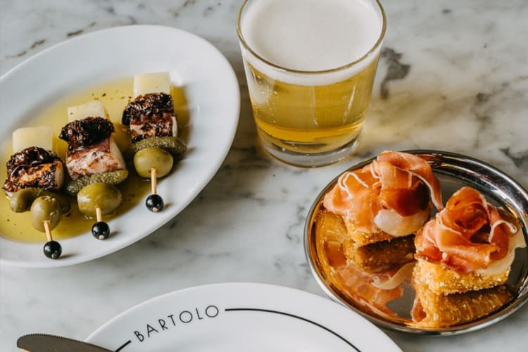 Bartolo Hadirkan Perayaan Natal dan Tahun Baru yang Tak Terlupakan di Uluwatu, Bali