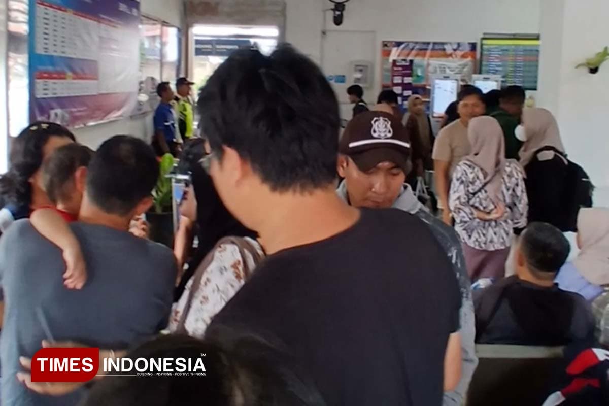 Arus Balik Lebaran 2026: Stasiun Banjar Dipadati Penumpang, Kereta Api Jadi Pilihan Bebas Macet
